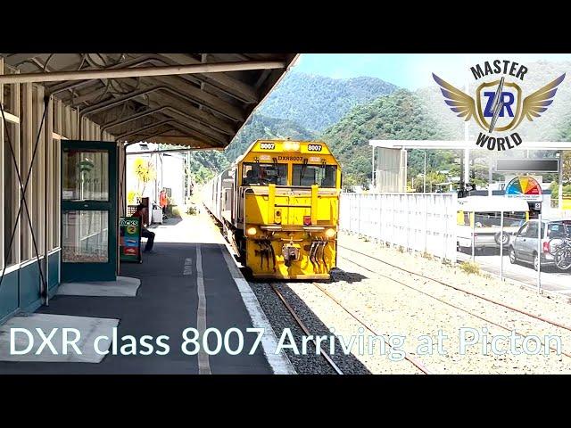 [KiwiRail] DXR class 8007 Arriving at Picton