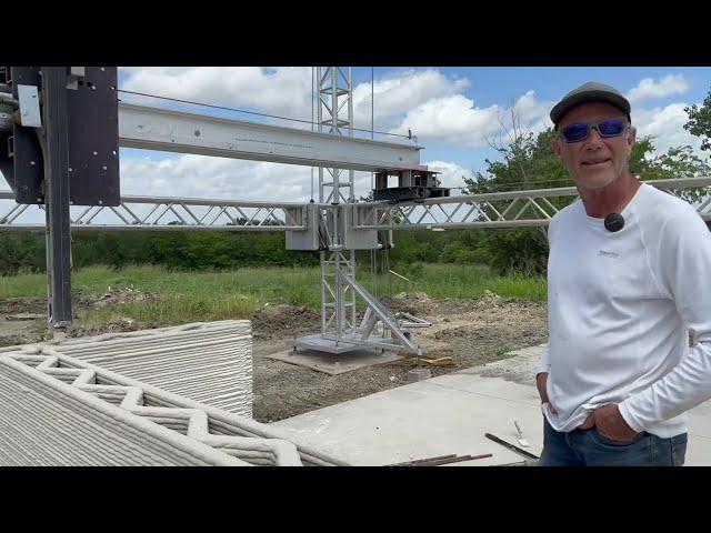 Printing A Building On Site With 3 Guys (best on-site gantry hose management I've ever seen)