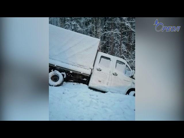 Соблюдай дистанцию! Водитель легкового автомобиля врезался в ехавший впереди него автобус