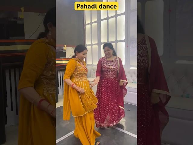 TERU LEHNGA PAHADI DANCE ️ #shorts #shortsvideo #reels #pahadi #uttarakhand #enjoy #youtubeshorts