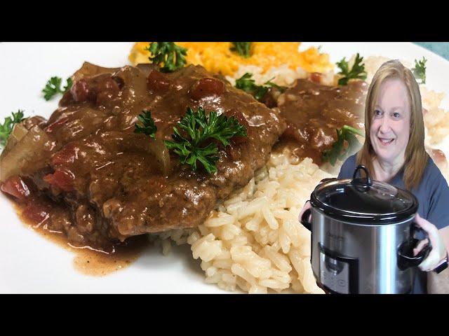 CROCKPOT CUBE STEAK & GRAVY RECIPE | Easy Dump and Go Slow Cooker Recipe