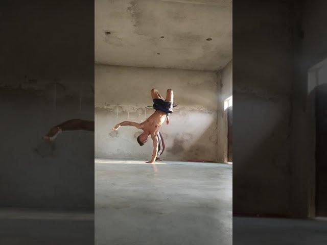 One Hand Hop Shoot #bboy #power #bboying #onehandhop