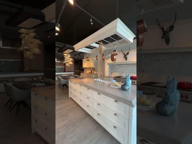 Step into our Häcker Kitchen Studio, where expert craftsmanship meets timeless design. Each kitchen
