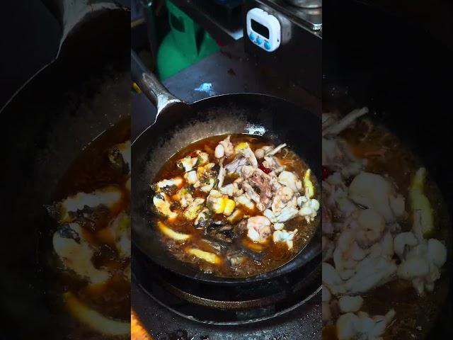 小馆子下料就是猛 #在路边摊感受人间烟火#food #noodles #delicious #cooking #streetfood #美食分享 #美食教程