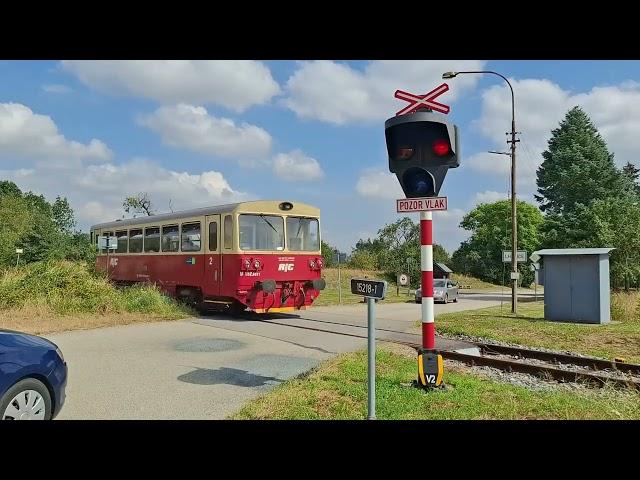 Železniční přejezd/Railroad crossing Lhotice u Jemnice