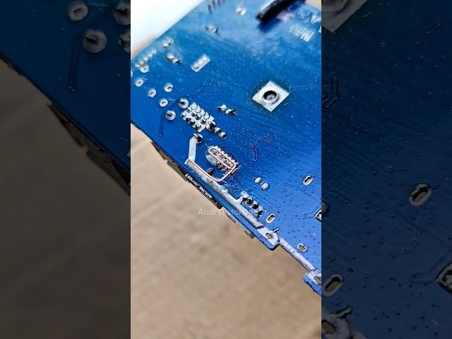 Step-by-Step Guide to Desoldering an HDMI Port #HDMIPortRepair #Desoldering #tips  #Electronics