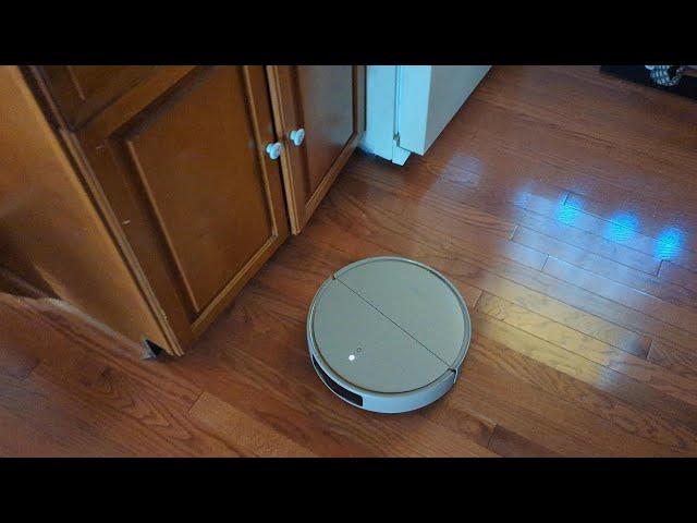 Nooie Robot Vacuum Cleaner, Super-Thin, 1300Pa Strong Suction, Quiet, Self-Charging Robotic
