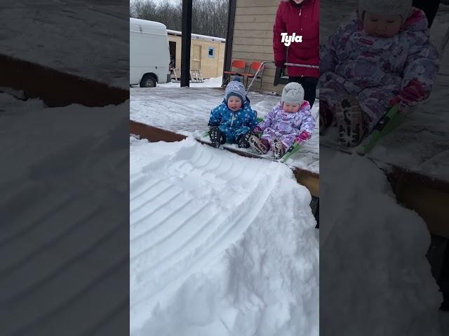 ️ Kids first time in snow #shorts