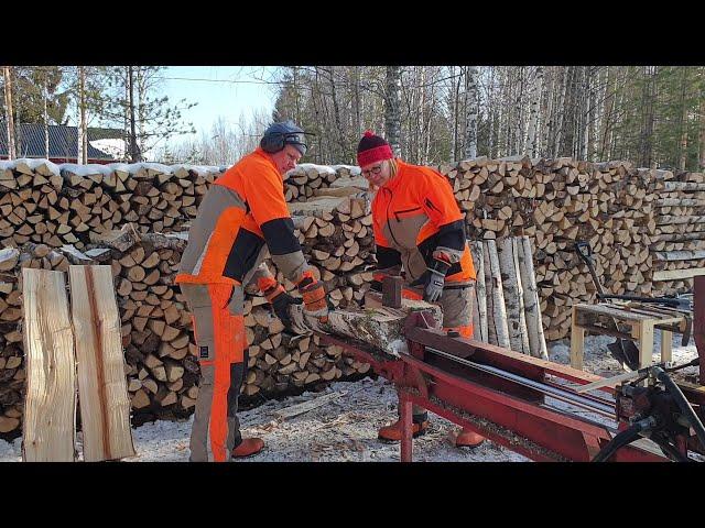 Tehdään rouvan kanssa Kolmekymmentä metriä koivuhalkoa -Pieni moottorisaha vertailu