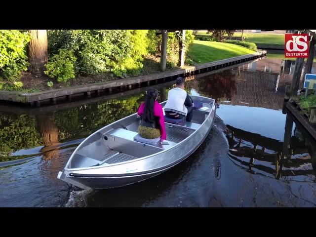 Toeristen in Giethoorn snappen boot niet