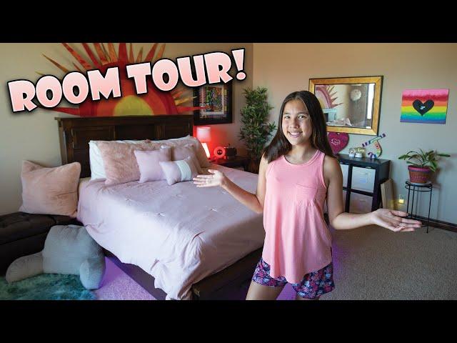 ROOM TOUR!!! What's in Jillian's Closet?  Decorating My Room with Stolen Furniture!