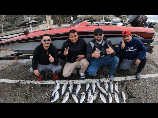 Pescando con el radio y @palillochacon en castaic Lake