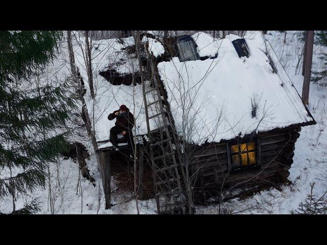 Restoration of an abandoned wooden house in the forest. Spending the night alone. Part 6