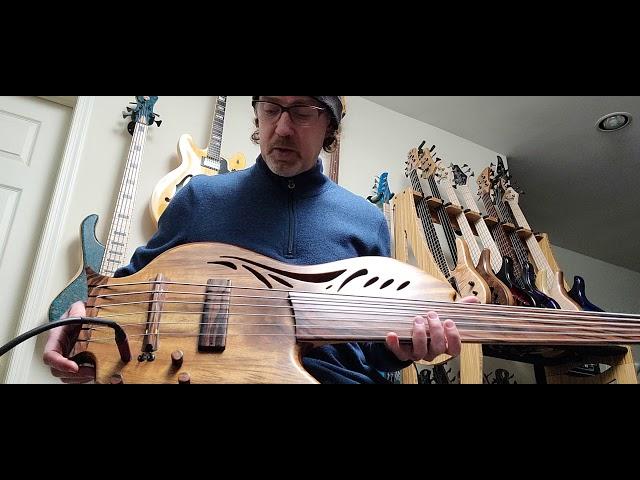 Kenneth Lawrence Chamberbrase I Fretless 6 string bass