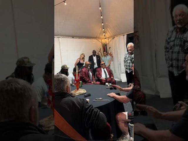 Tom Jones singing with The Blind Boys of Alabama backstage on the road #tomjones #sing #singers