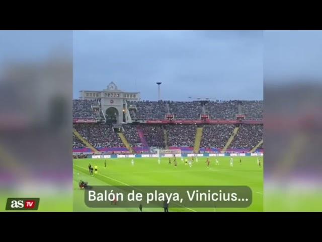  Vinivius Balón de Playa   La afición del FC Barcelona y Atlético de Madrid humillan a Vinicius