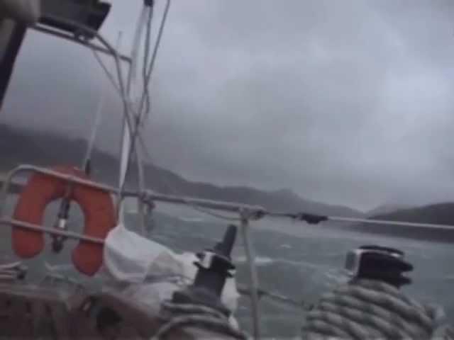 Storm.Tempête sur un voilier. Île de Rapa, polynésie française. Par Alain Kalita.