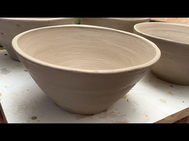 Learning pottery!! How I throw a desert bowl