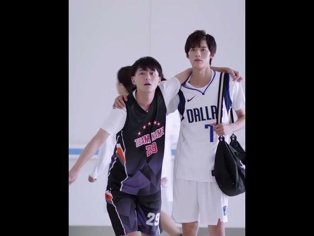 Hug another man but was caught #professionalsingle #我凭本事单身 | Clip Box Shorts
