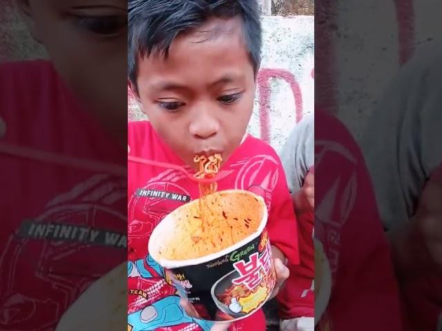 Lomba makan mie samyang bocil lucu