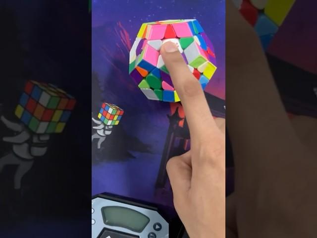 World Champion VS Me! #rubikscube #cubing #megaminx