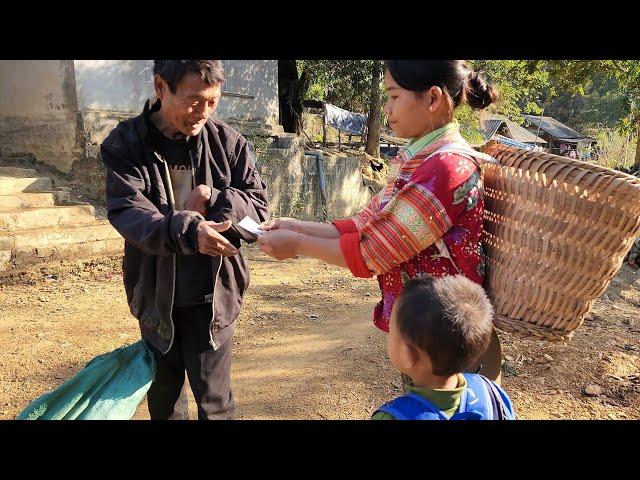 Mia harvests corn and helps a disabled man on the road while picking up Tieu Quy from school.