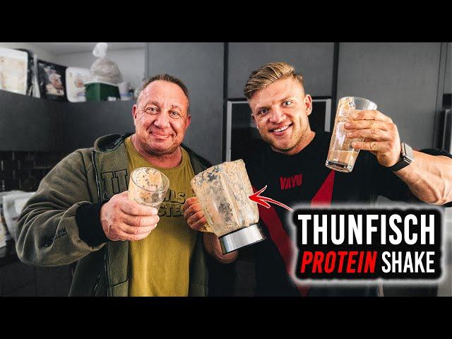 Markus mixt mir seinen Thunfisch Protein Shake