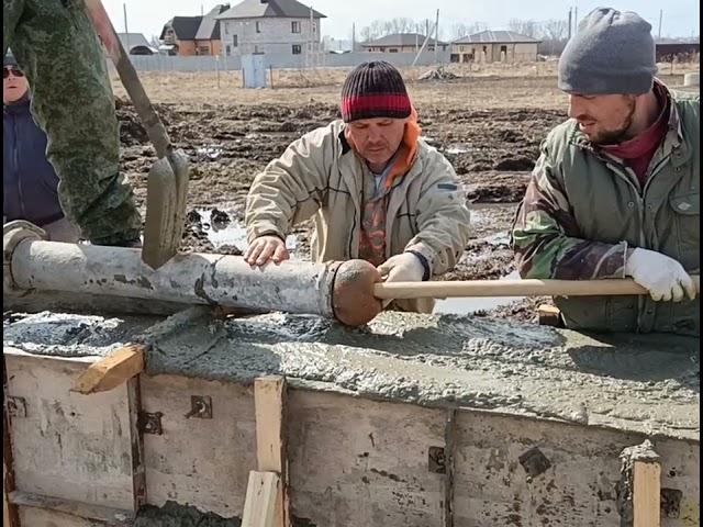 СТАЦИОНАРНЫЙ БЕТОНОНАСОС В ОРЛЕ. КАК ПОСТРОИТЬ ДОМ НА БОЛОТЕ....