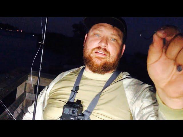 Ночная рыбалка! Ловим рыбу с помощью зелёной Лампы, Готовим стейки  на природе!!!