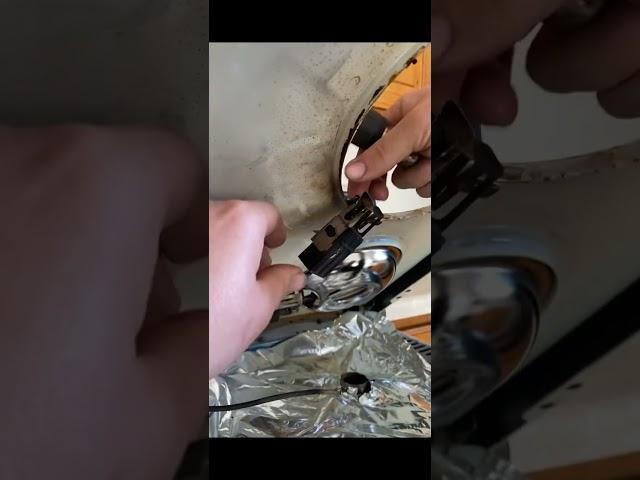 Replacing A receptacle on a stove. #HandsomeOrHandy #Handyman #Eco-Friendly #RepairNotReplace￼