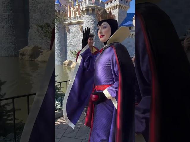 Disney’s Evil Queen  #disney #fyp #savage #evilqueen #disneyland #meangirls #viral #funny #fouryou