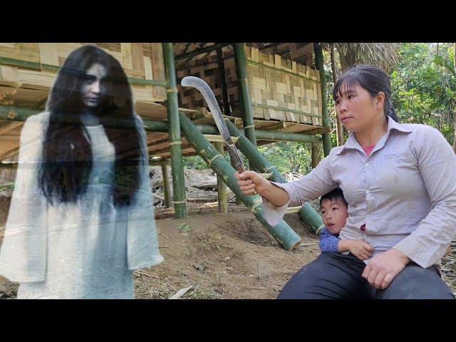 Bamboo House 2024: Single mother in danger in the green forest - Building a life in the forest