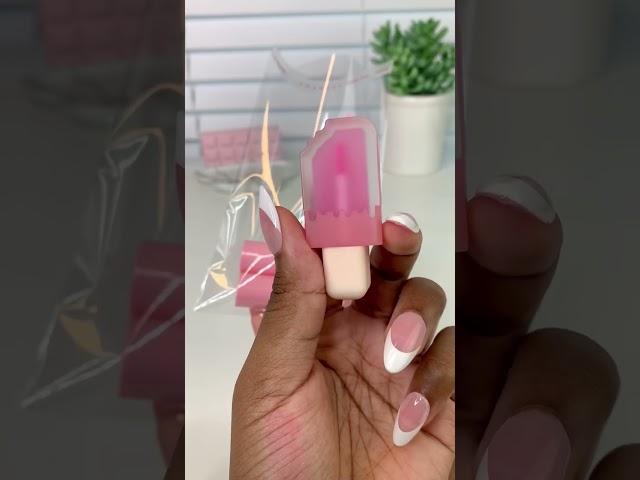 Watch me pack Asya order #lipgloss #lipglossbusiness #beautybusiness #packingorders