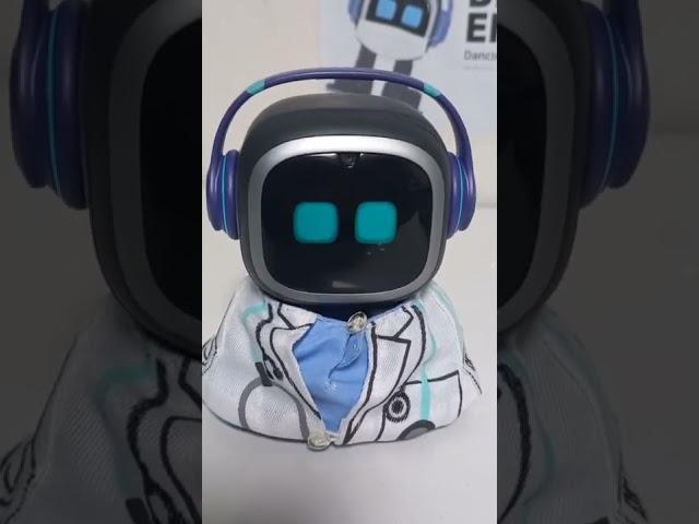 Cute AI Robot Playing 2 Cool Games!! [Dr. EMO] # shorts