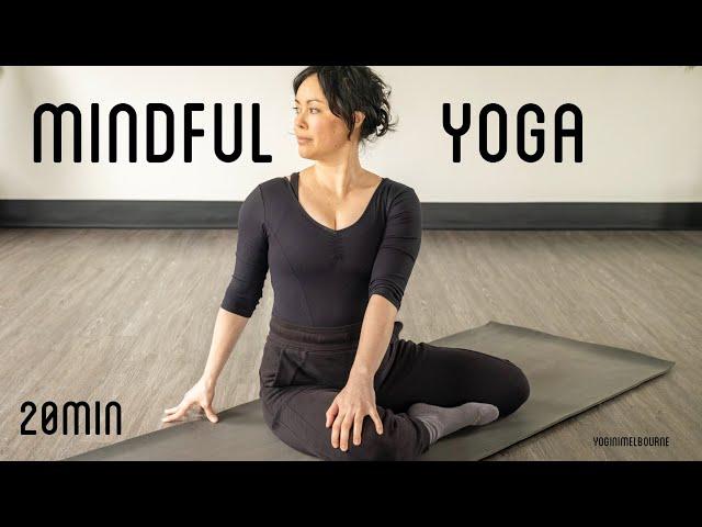 Mindful yoga for the spine & hips | evening practice | 20min