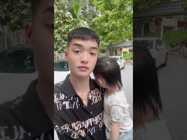 Hoàng Em Chuyển Team Sang Nhà Tùng Bỏng