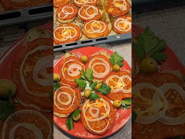 Запечённый картофель с помидорами#блюданакаждыйдень#вкуснопростоибюджетно #food #картофельвдуховке