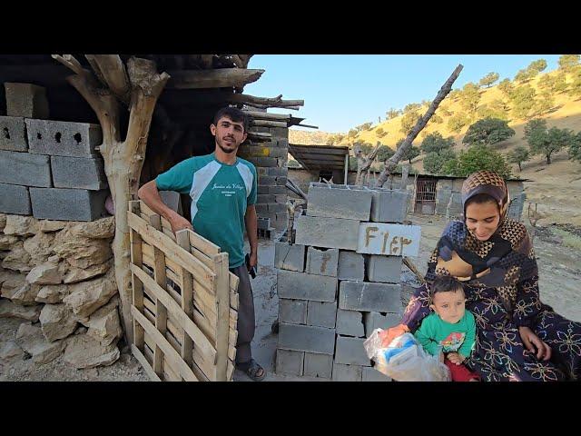 Jamshid and Kianoosh visit the mountain house to rent again for his father's herd