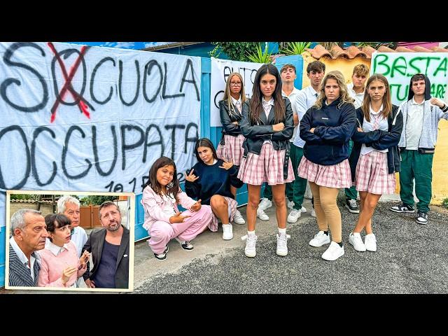 OCCUPAZIONE ILARY E ZIA NICOLE E TUTTI I NOSTRI COMPAGNI DI CLASSE SI CHIUDONO DENTRO LA SCUOLA!