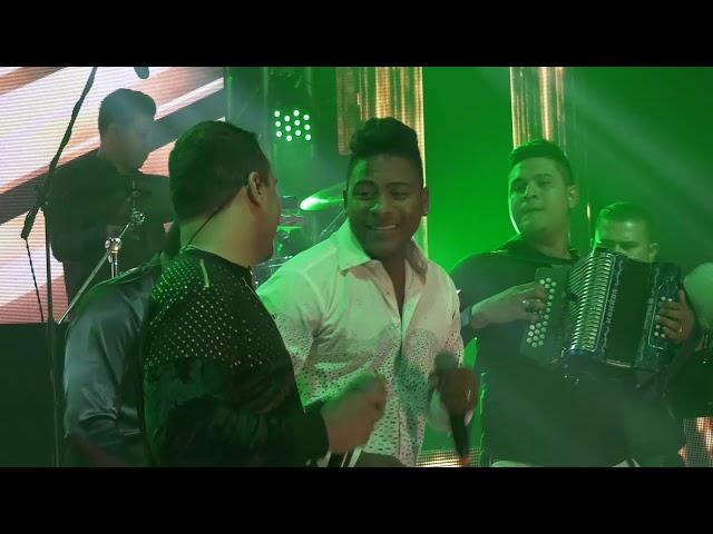 CÓMO TE OLVIDO - Cristian Plata y Junior Larios ft. Alex Martínez