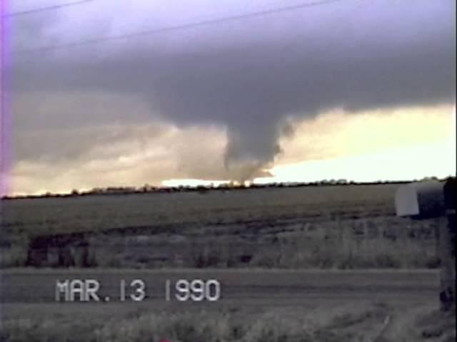 Grand Island, Nebraska Tornado 3-13-1990 ( Video 2 )