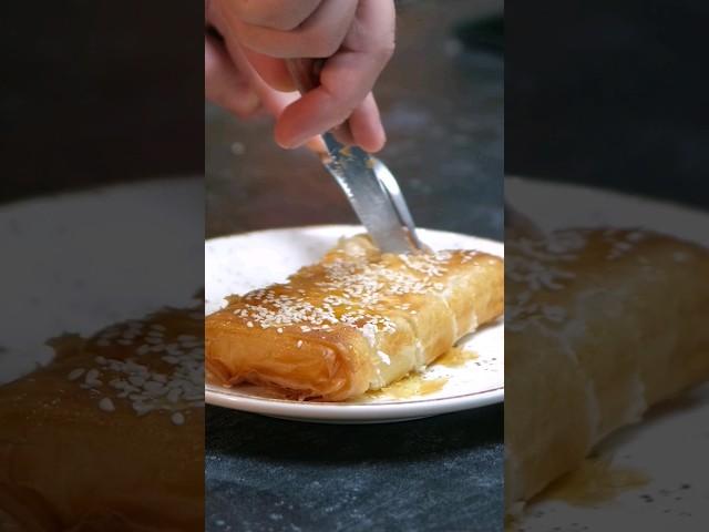 Fried feta Cheese with filo pastry, honeyand sesame (Ravasaki)