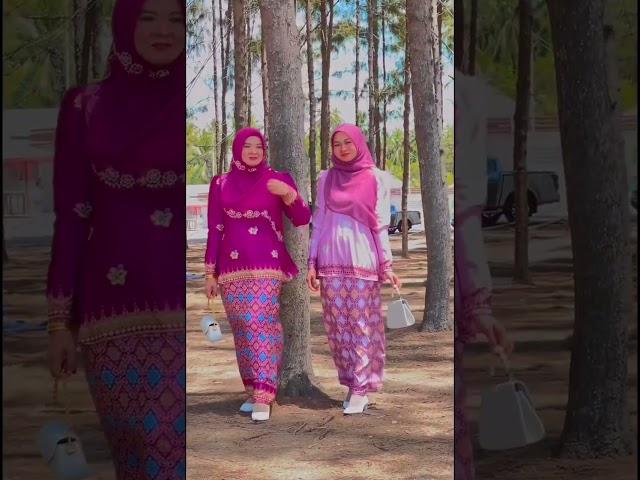 NEW IN DESIGN SONGKET. AVAILABLE 5 COLORS.  #irahsukri #butik #viral #KotaBharu #Kelantan #comey