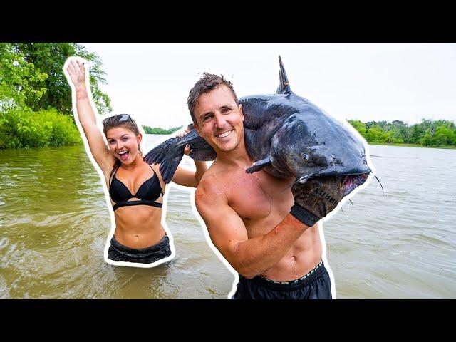 NOODLING Giant Catfish w/ HANNAH BARRON!! (Catch N' Cook)