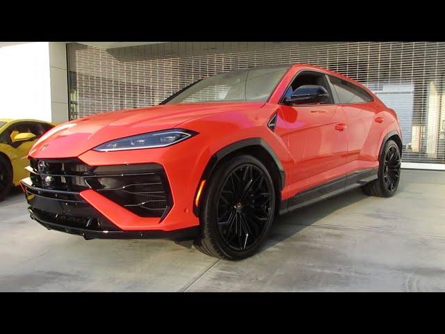 Brand New 2025 Lamborghini Urus SE Startup and Idle