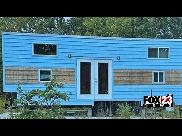 Video: Woman searching for her stolen tiny home in Sapulpa offering cash reward for identity of