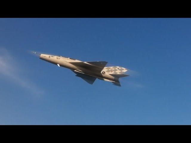 Roaring 1000 km/h Mig 21 Flyby Low Pass!