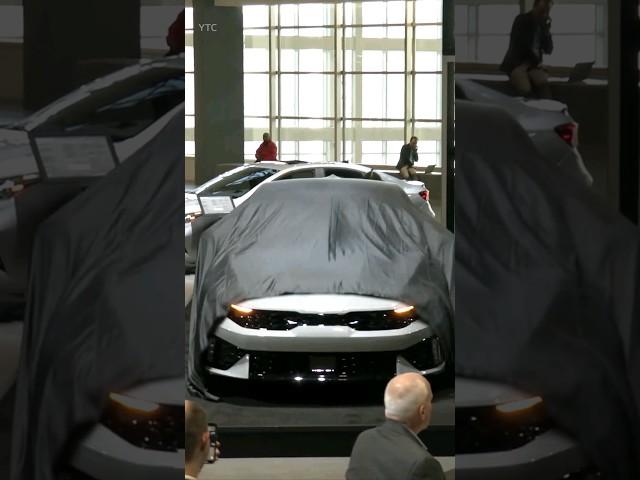 Unveiling the 2025 KIA K5: Revamped Design, Enhanced Tech, and Sporty Performance!