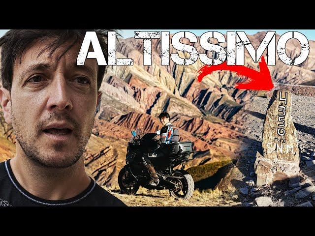 La MONTAGNA ARCOBALENO e 4000 METRI in MOTO in Argentina  | EP. 1 