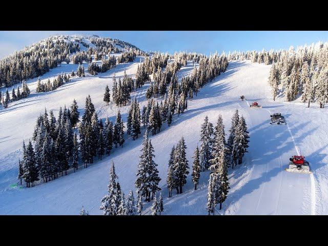 Snowcats After Hours at Mount Washington | Grooming Team Feature